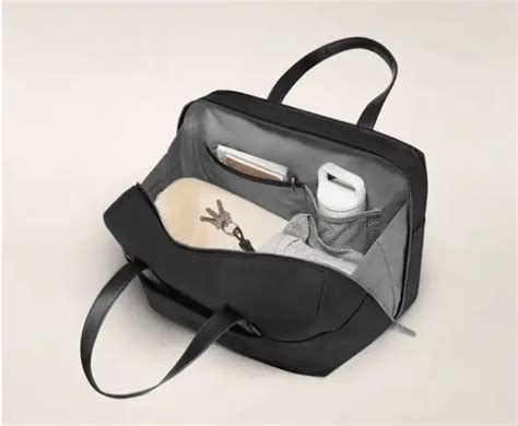 Top Features of the Away Everywhere Bag as Discussed on Reddit